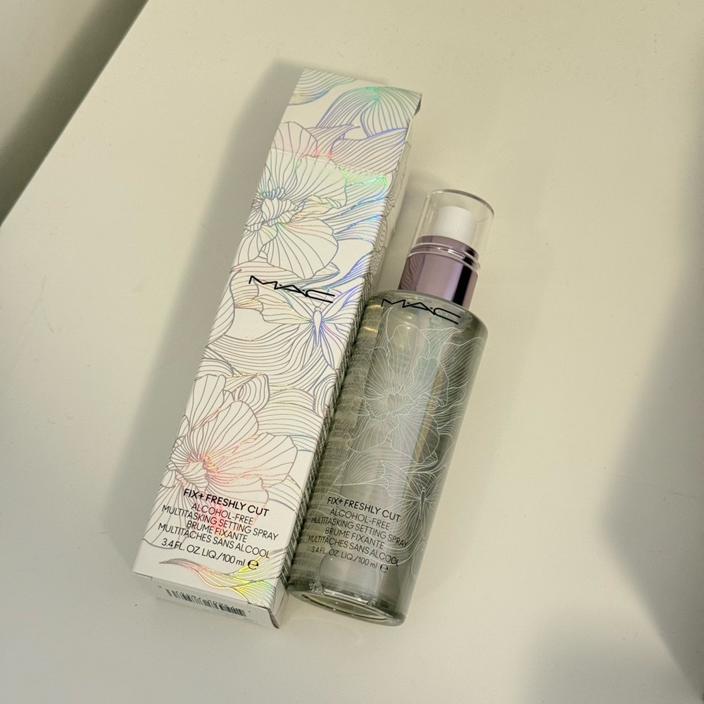 MAC Cosmetics Fix+ Metamorphosis Collection Setting Spray - Picture 2 of 3